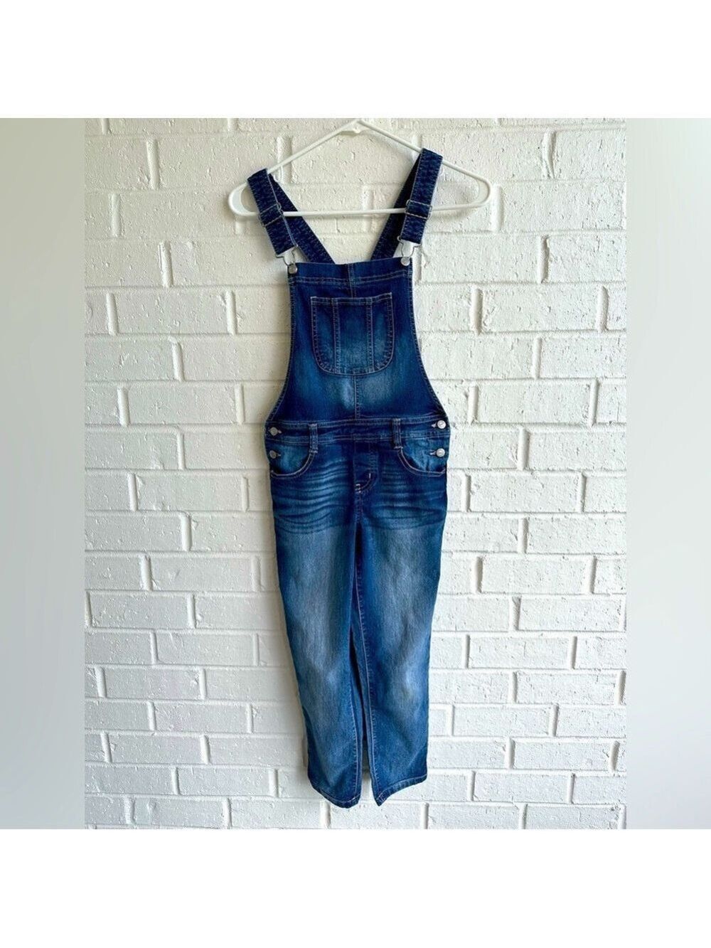 LEI Girl’s Classic Blue Denim Bib Overalls Size L, Excellent pre-owned condition